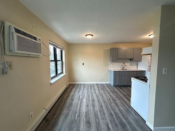 5th image of 19 Henry Ave #202
