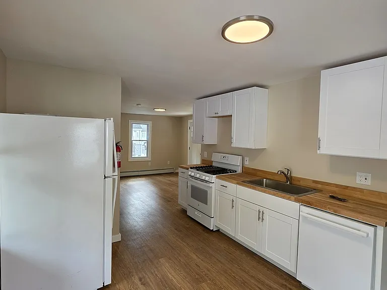 14 Smith St #1 — Photo 4