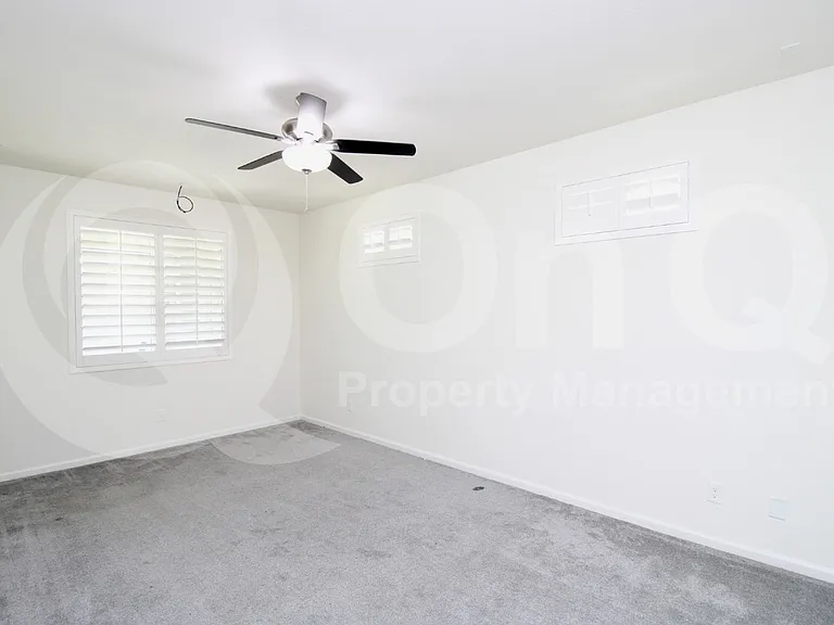 231 E Wisteria Dr — Photo 5