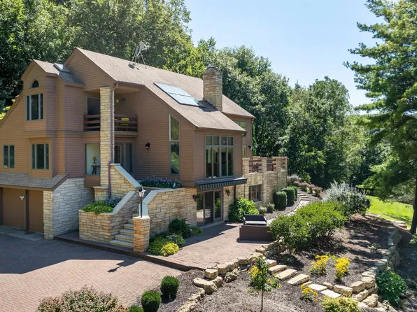 453 Territory Dr, Galena, IL 61036