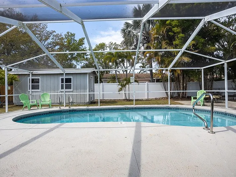 711 Bayshore Dr — Photo 40