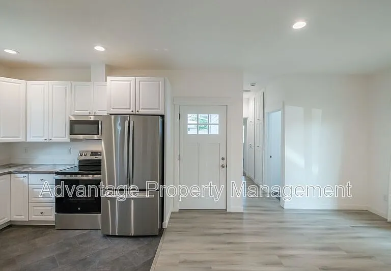 2190 SE Marion St — Photo 28