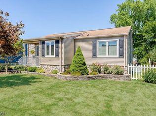 424 Sidorske Ave, Manville, NJ 08835