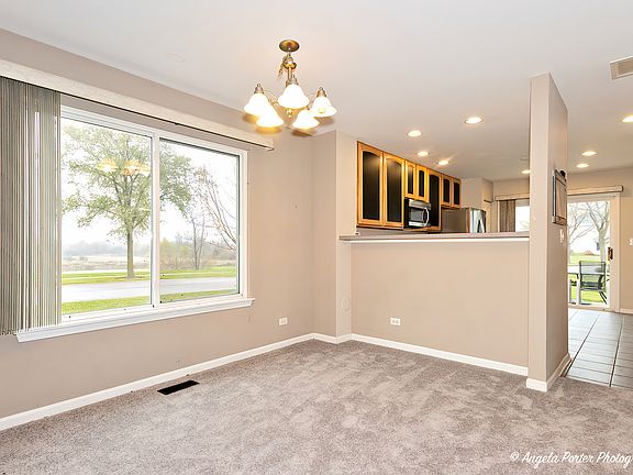 5th image of 47 W Amberley Dr