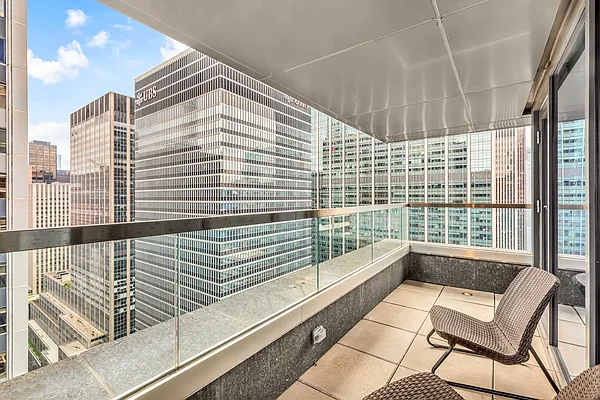 Rented by Sotheby's International Realty | media 10