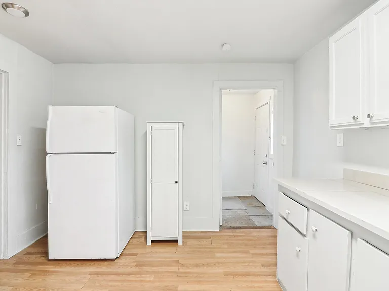 1906 Grainger St #1906 — Photo 5
