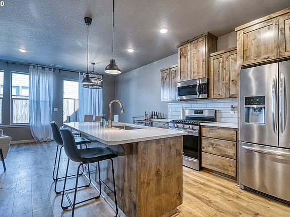 4th image of 8416 NE 51st Ave