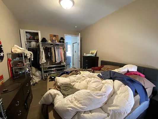 Rented by Mdays Realty | media 31