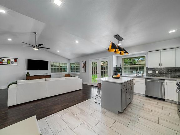 5th image of 2116 Rockwood Dr