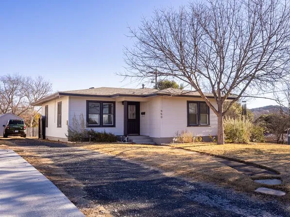 960 Myrta St N, Kerrville, TX 78028