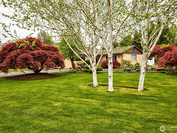 3rd image of 321 Deer Park Drive