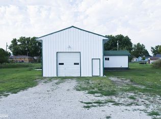 920 Oak St, Duncombe, IA 50532