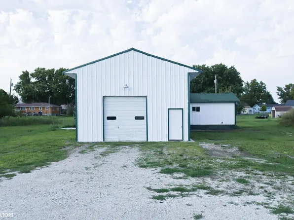920 Oak St, Duncombe, IA 50532