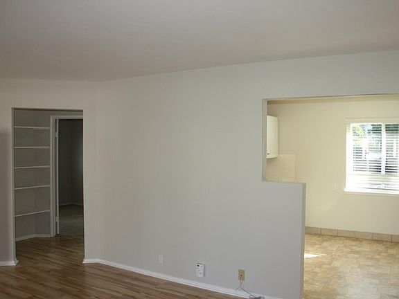 5th image of 2131 Gordon Ave