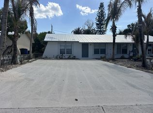 8996 SE Parkway Dr, Hobe Sound, FL 33455