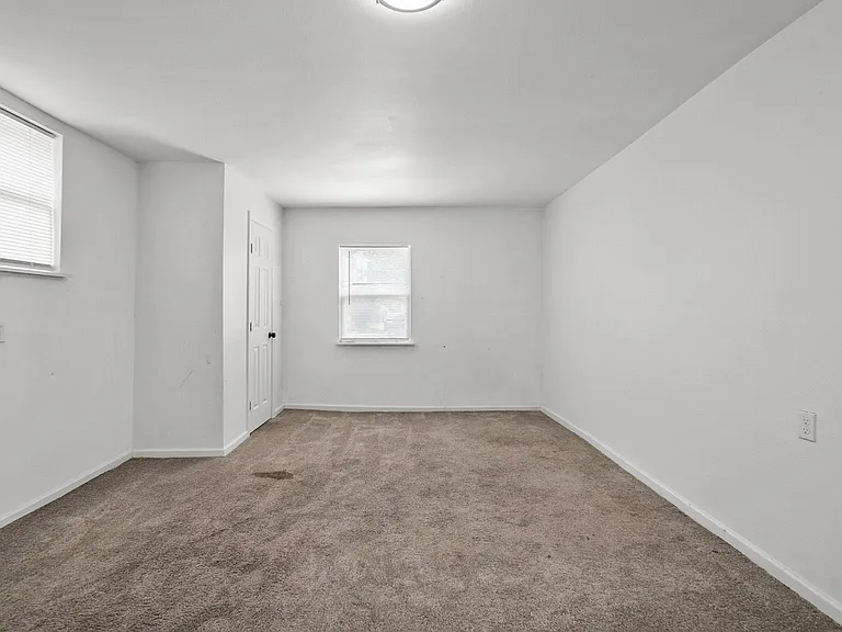 8327 Bonner Dr — Photo 32