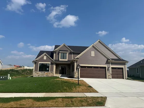 3809 White Oak WAY, Waukesha, WI 53188