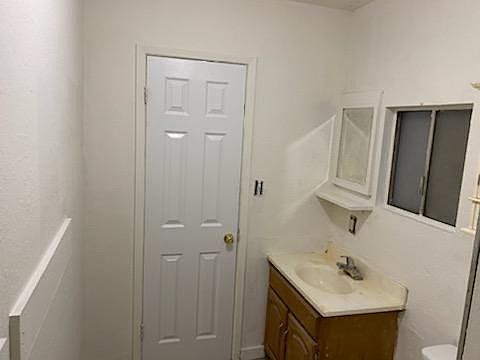 2nd image of 845 W 1st St