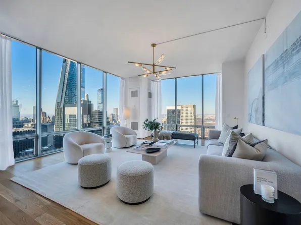 641 5th Ave #49A, New York, NY 10022