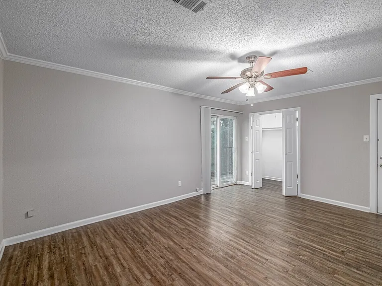 Residences at Overlook — Photo 65