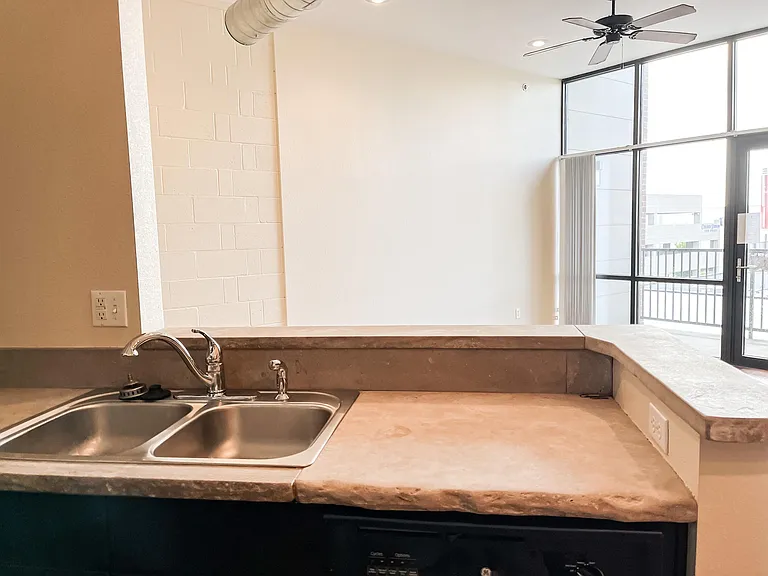 305 S Campbell Ave #309 — Photo 8