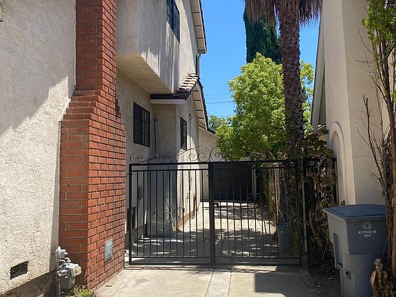 2nd image of 1442 N Pacific Ave