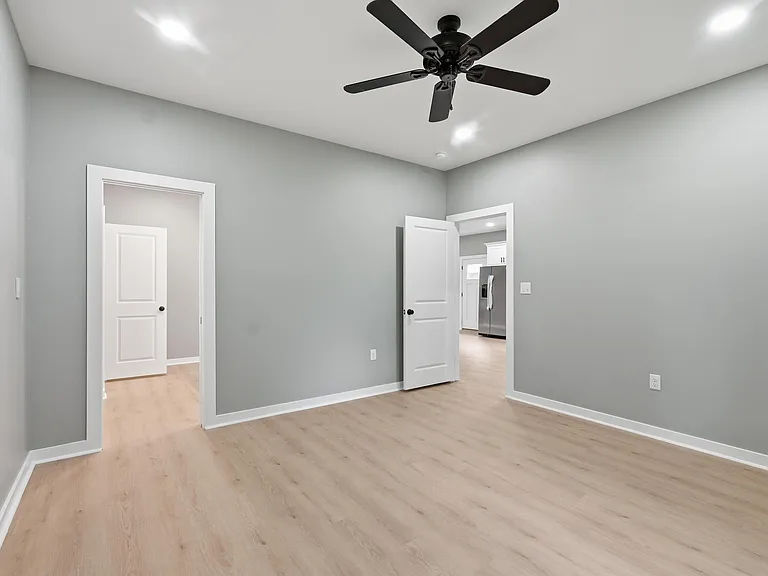 717 Burton St — Photo 10