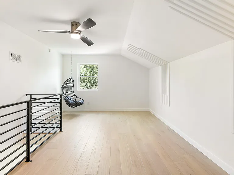 7604 Islander Dr — Photo 36