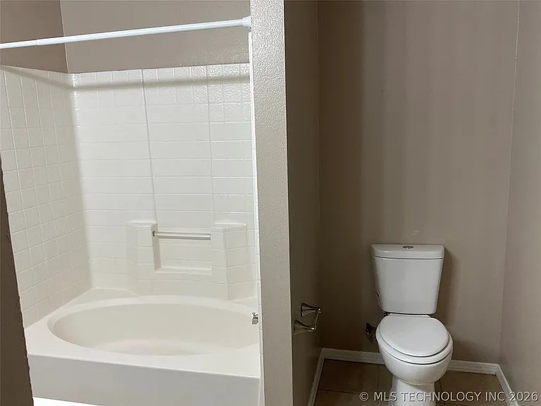 26011 E 89th St S — Photo 12