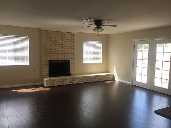 2nd image of 10354 Oakwood St