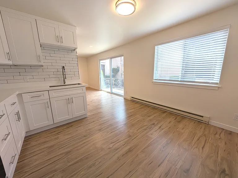 2222 Gilman Dr W #4 — Photo 3