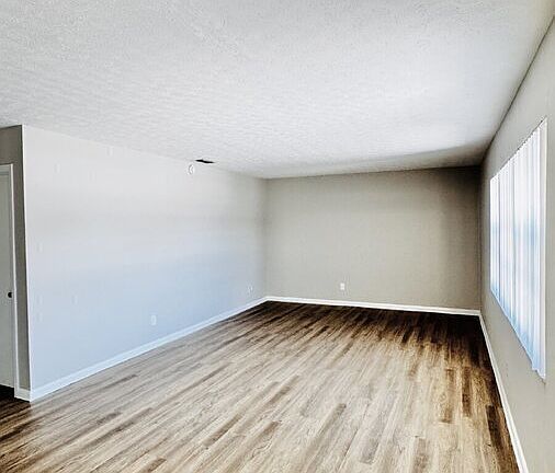 3rd image of 3619 SE 9th Pl APT 3