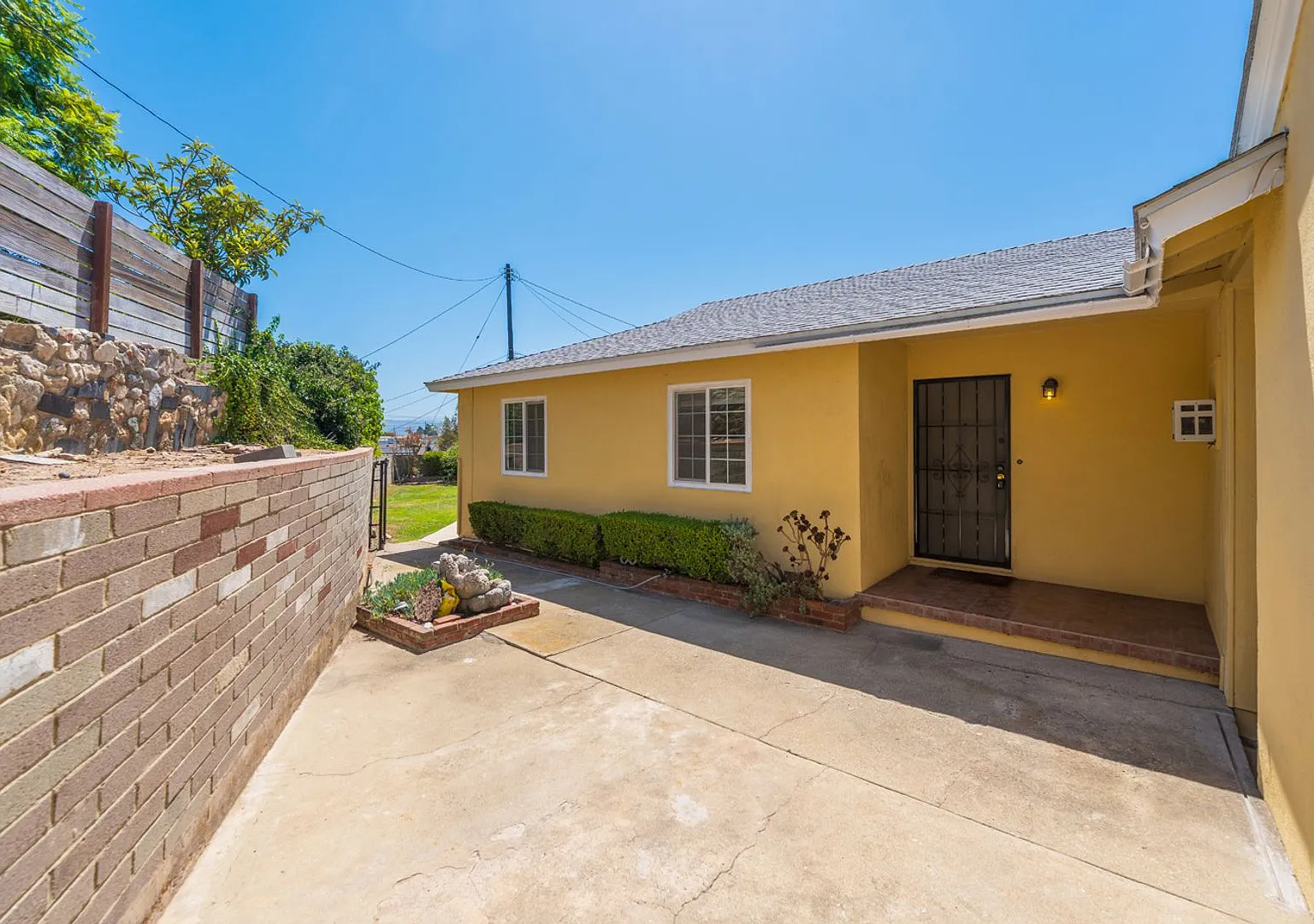 Great Redondo Location 3 bed 2 bath — Photo 3