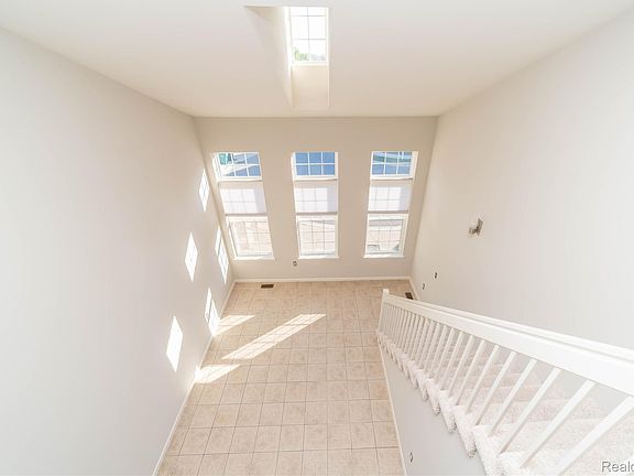 4th image of 5143 Parsley Dr