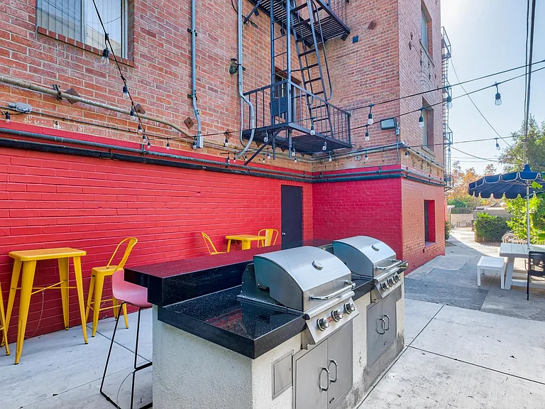 Hollymont Apartments — Photo 19