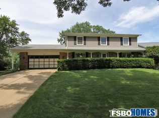 31 Roxbury Dr NW, Cedar Rapids, IA 52405