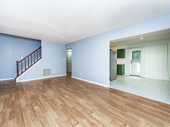 5th image of 10504 Moorwood Ridge Cir
