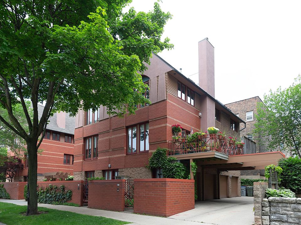 1st image of 814 E Kilbourn Ave #814
