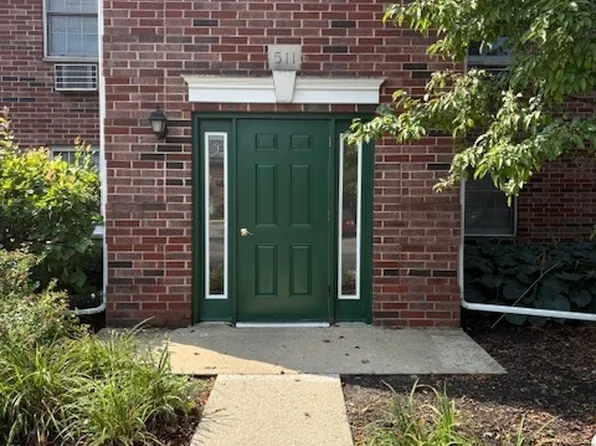 511 Leah Ln APT 3C, Woodstock, IL 60098