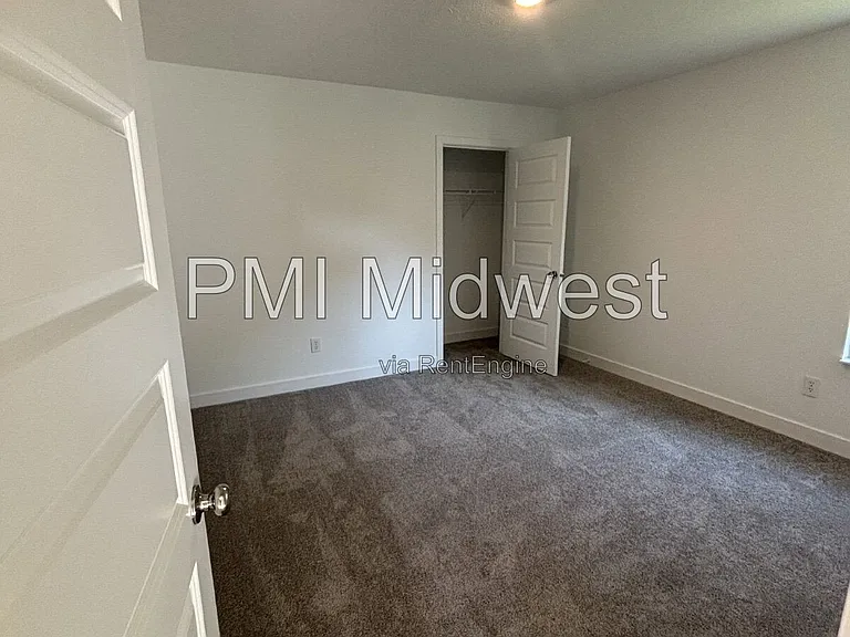 8816 Georgina St — Photo 2