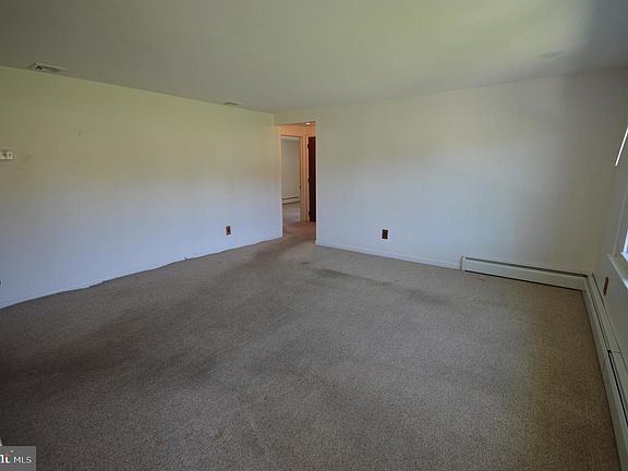 2nd image of 512 E Avondale Rd