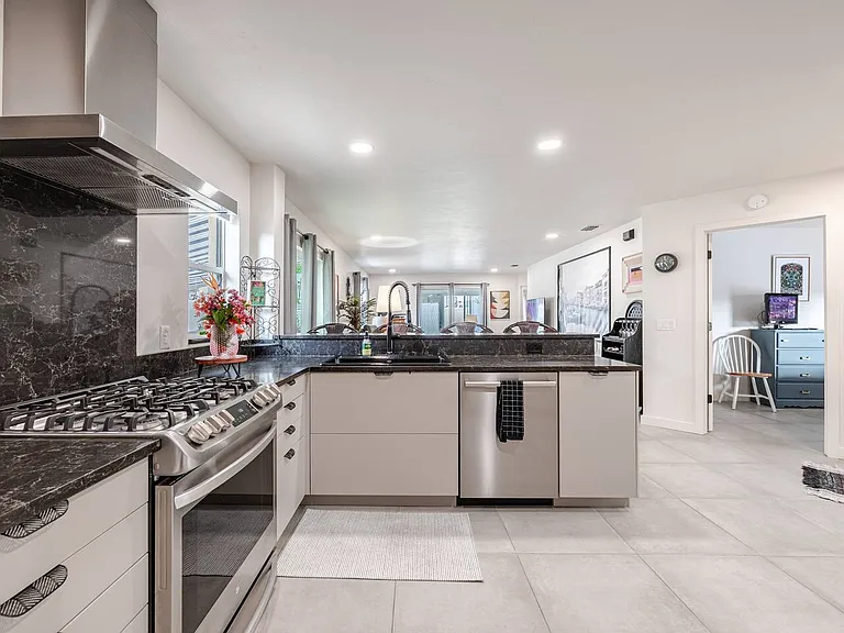 1203 San Bernardo Rd — Photo 14