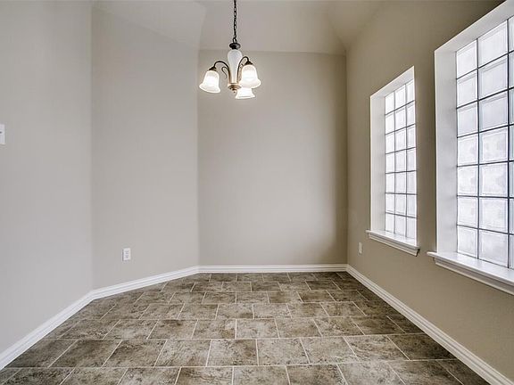 3rd image of 2808 Gooseberry Dr