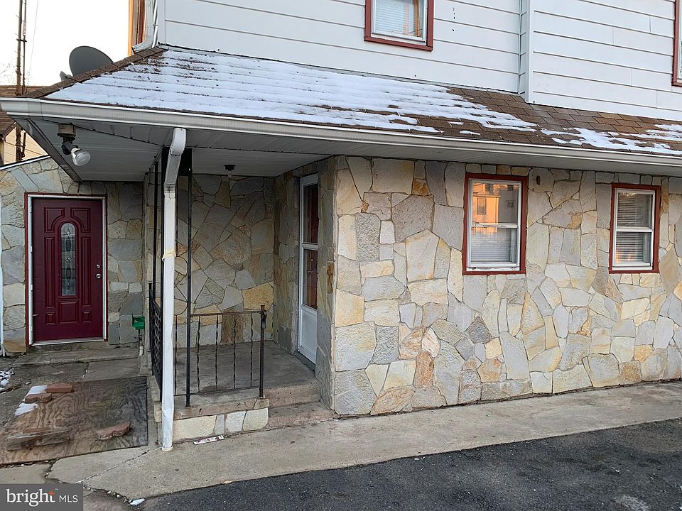 2nd image of 118 Mifflin St