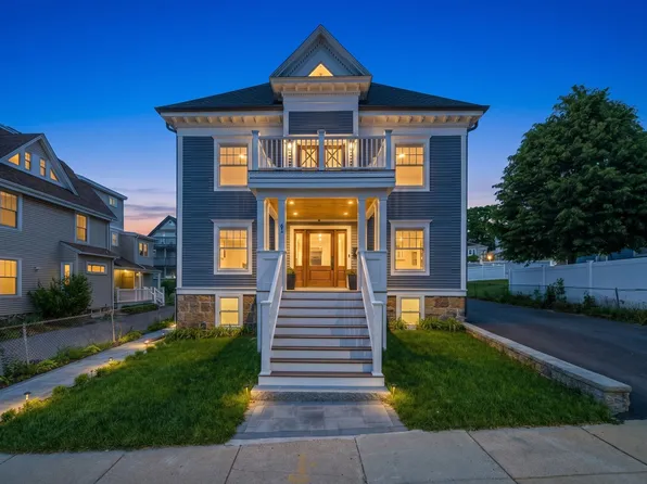 61 Wayland St, Dorchester, MA 02125