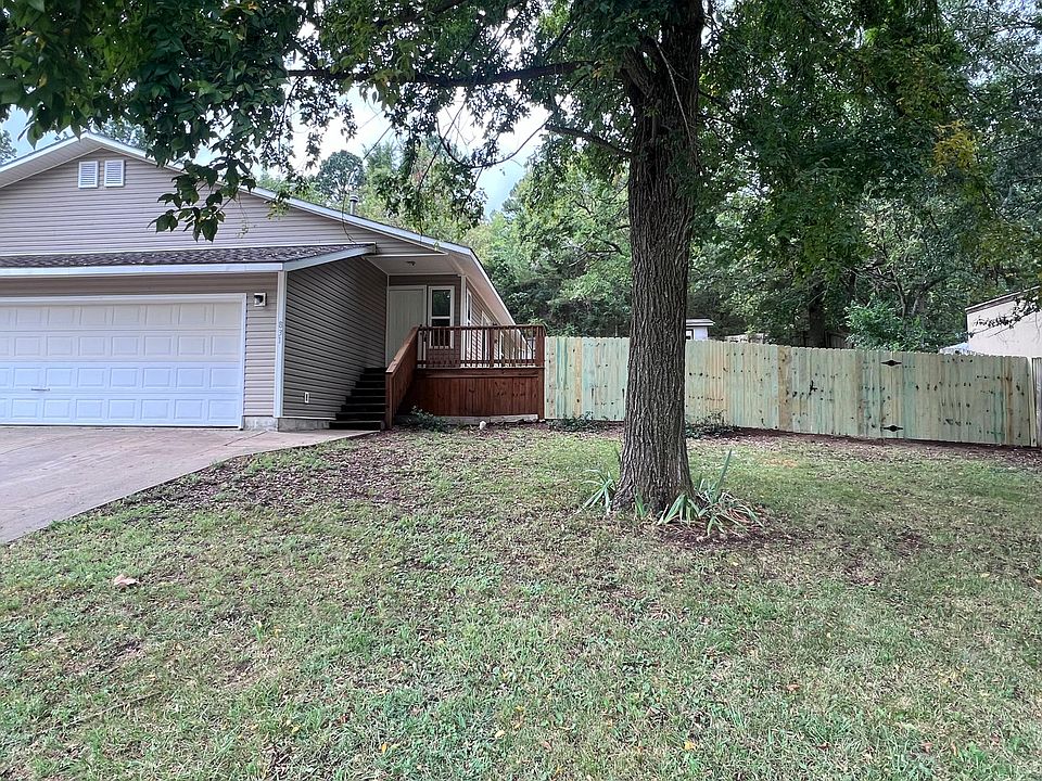 1st image of 831 N Lola Ln