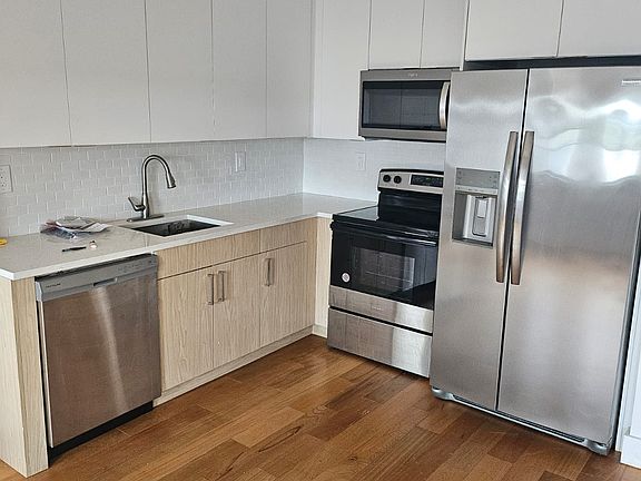 3rd image of 711 E 133rd St #3C