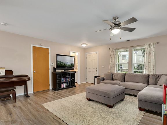 3rd image of 18211 93rd Ave E