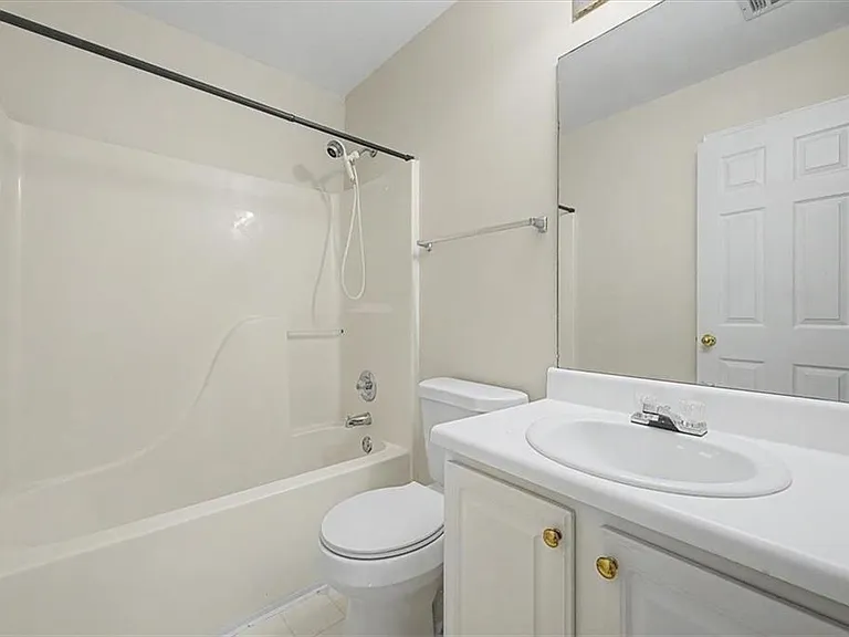2025 Baramore Oaks Dr — Photo 17