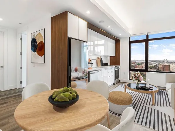 224 East 135th Street 1829 image 2 of 19